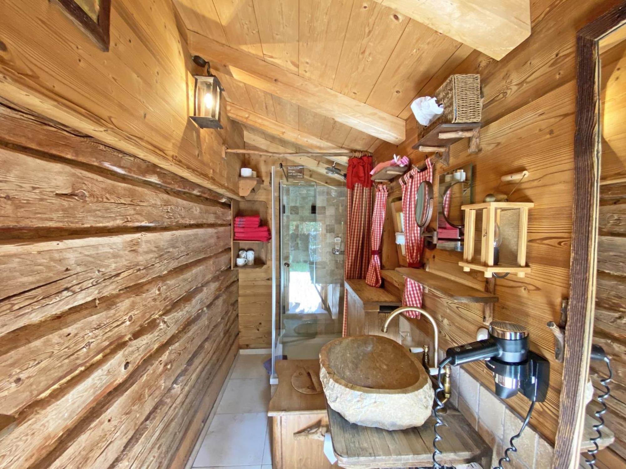 Eco Friendly Chalet Near The Lake In Asten Tittmoning Exteriör bild