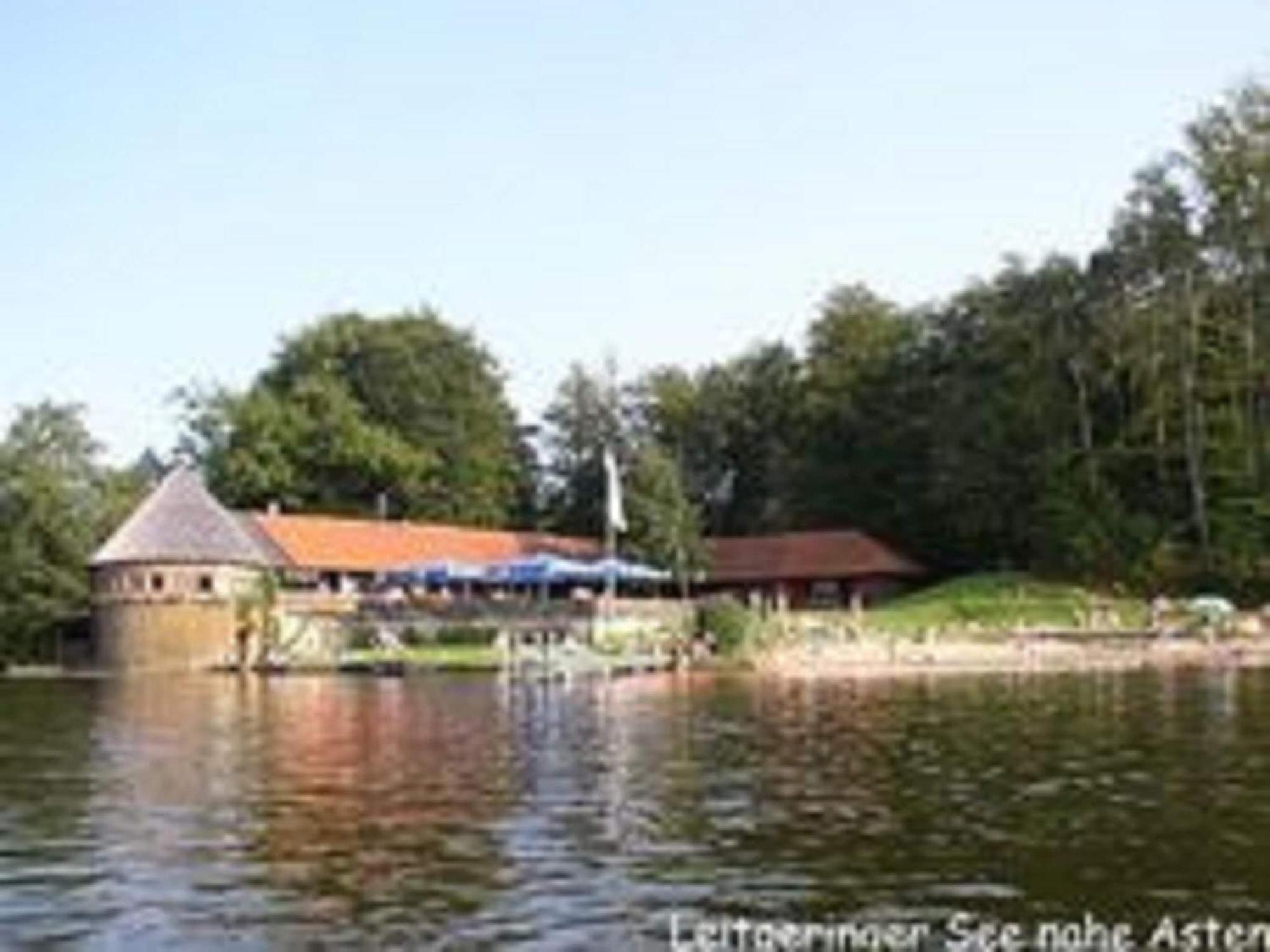 Eco Friendly Chalet Near The Lake In Asten Tittmoning Exteriör bild