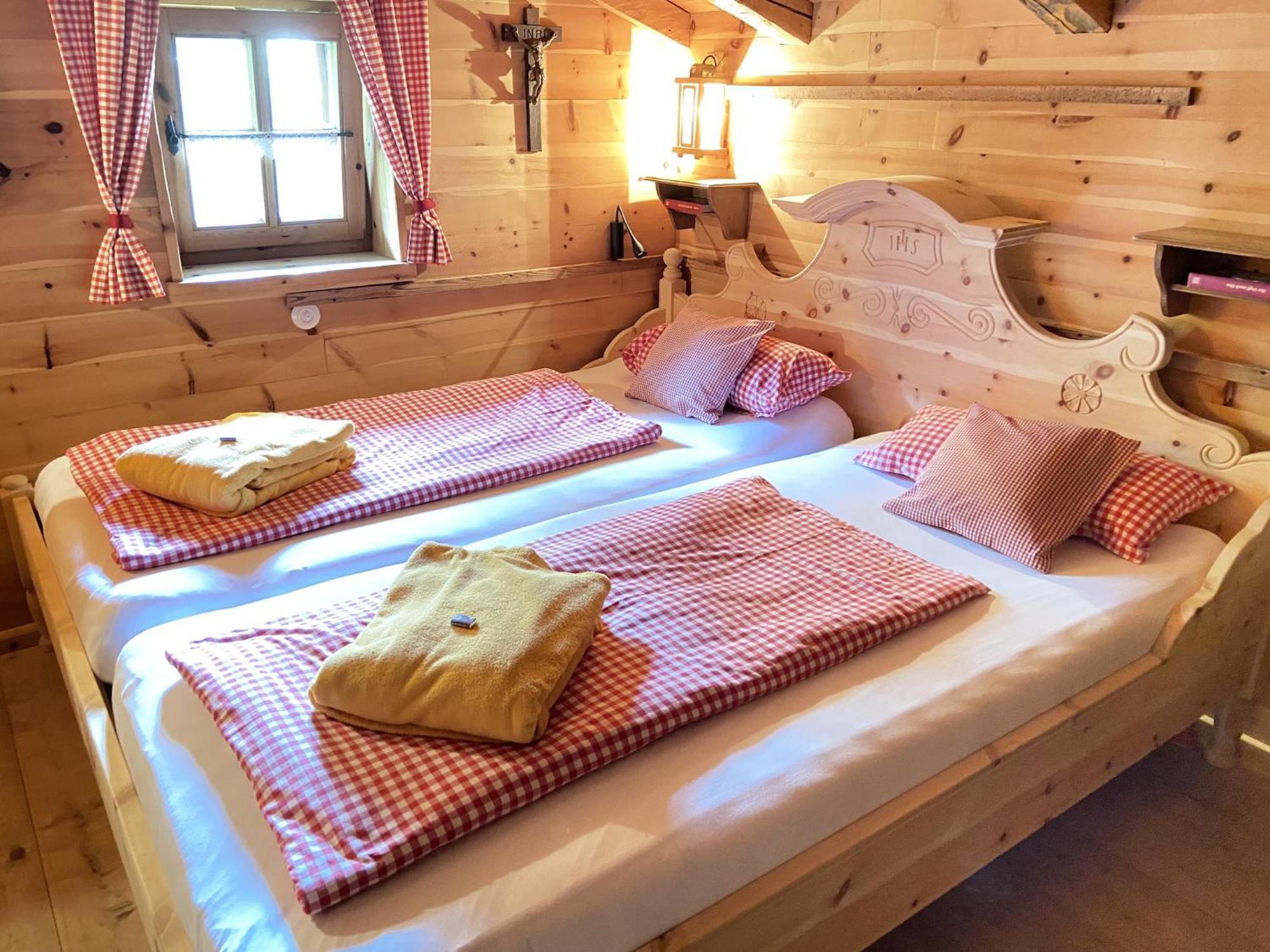 Eco Friendly Chalet Near The Lake In Asten Tittmoning Exteriör bild