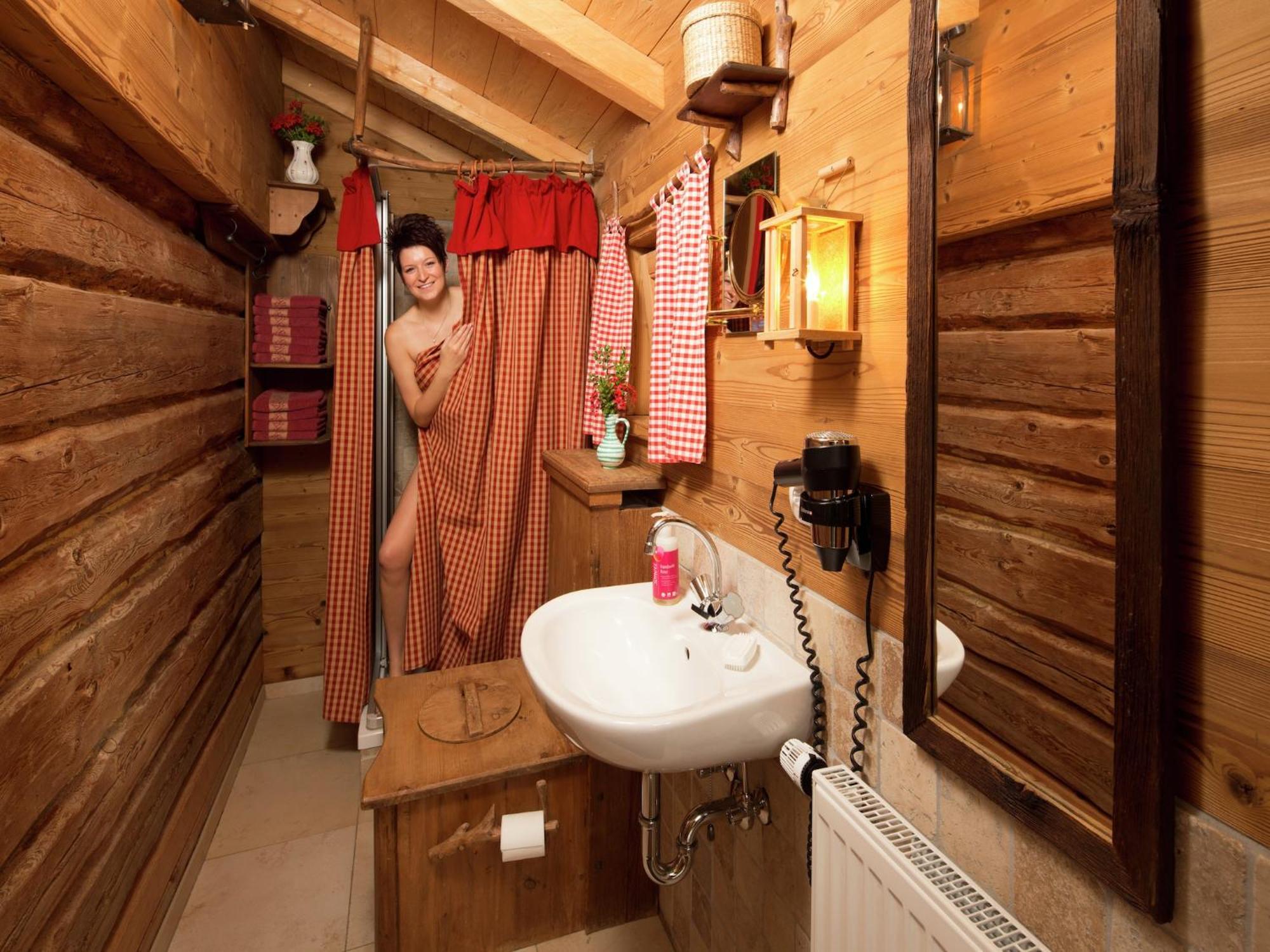 Eco Friendly Chalet Near The Lake In Asten Tittmoning Exteriör bild