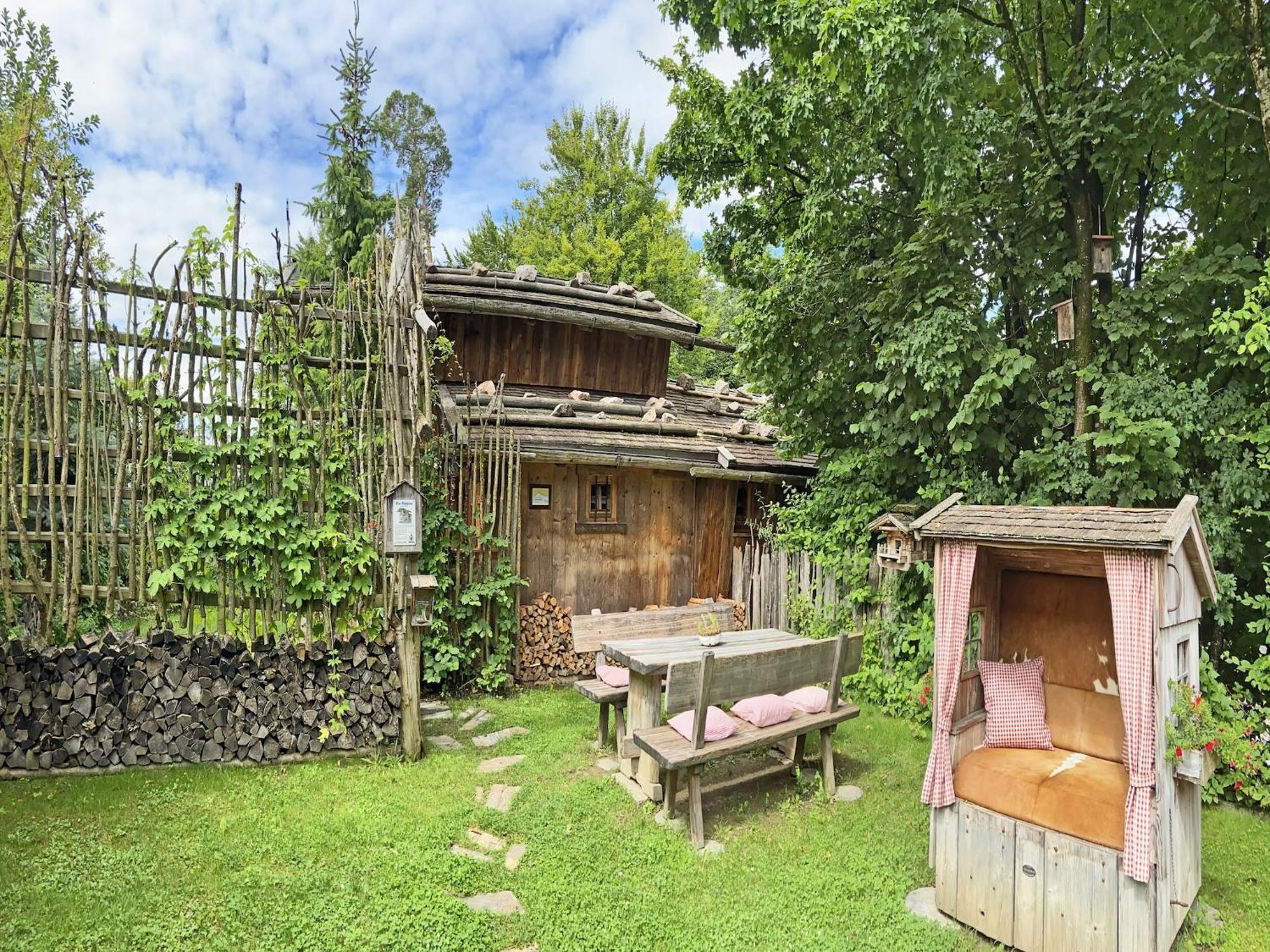 Eco Friendly Chalet Near The Lake In Asten Tittmoning Exteriör bild