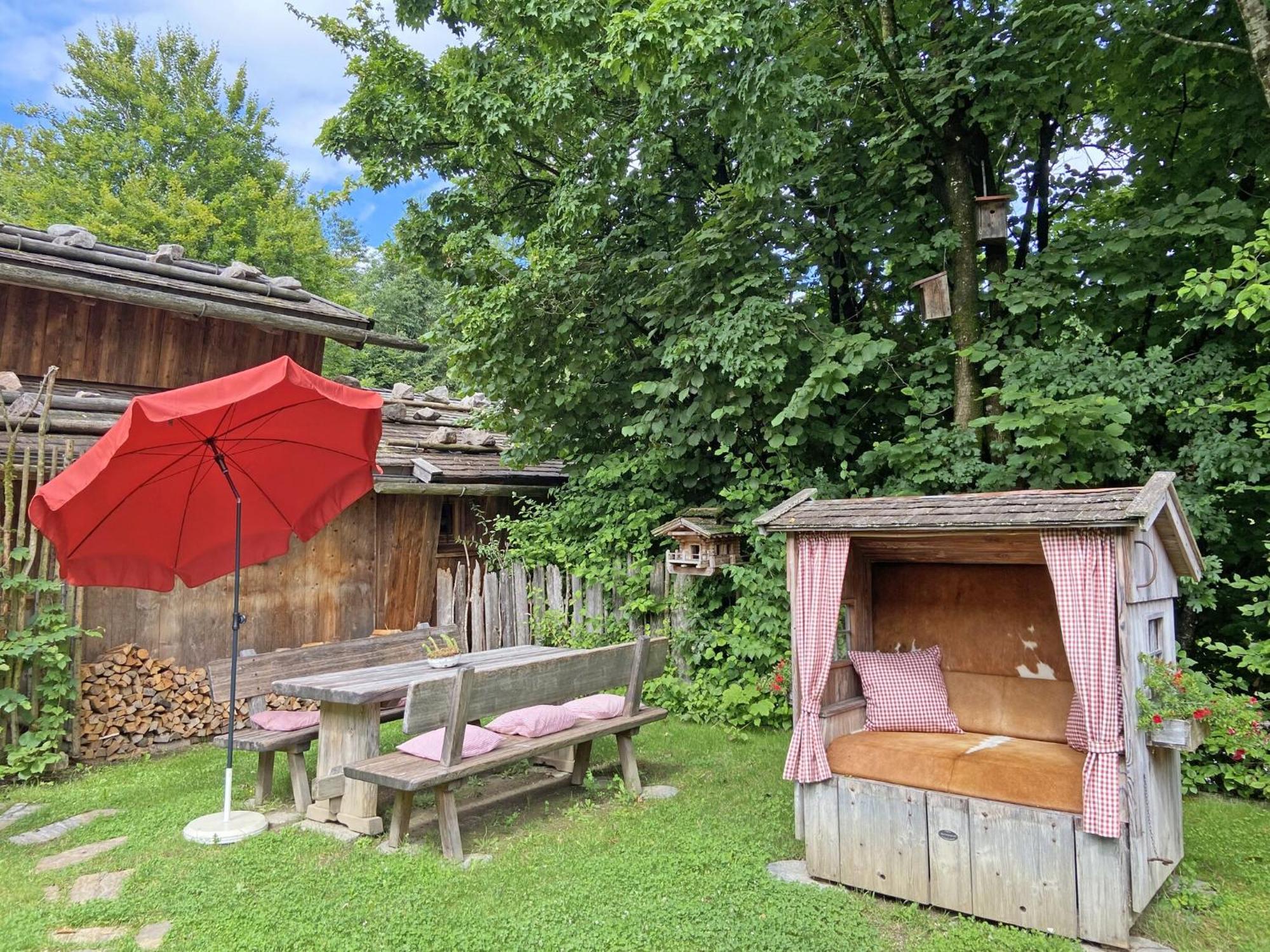 Eco Friendly Chalet Near The Lake In Asten Tittmoning Exteriör bild